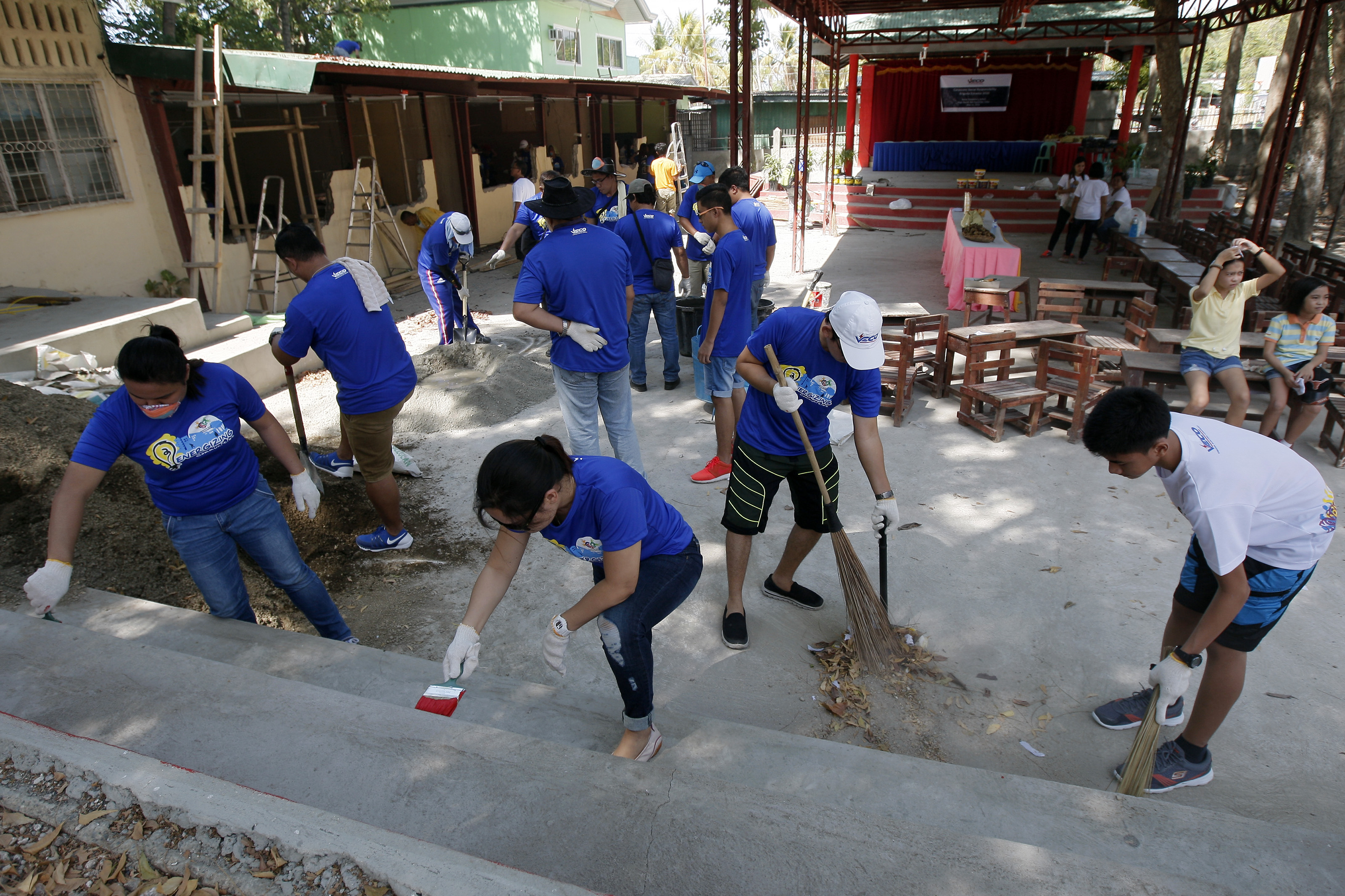 VECO Adopts San Fernando School for Brigada Eskwela