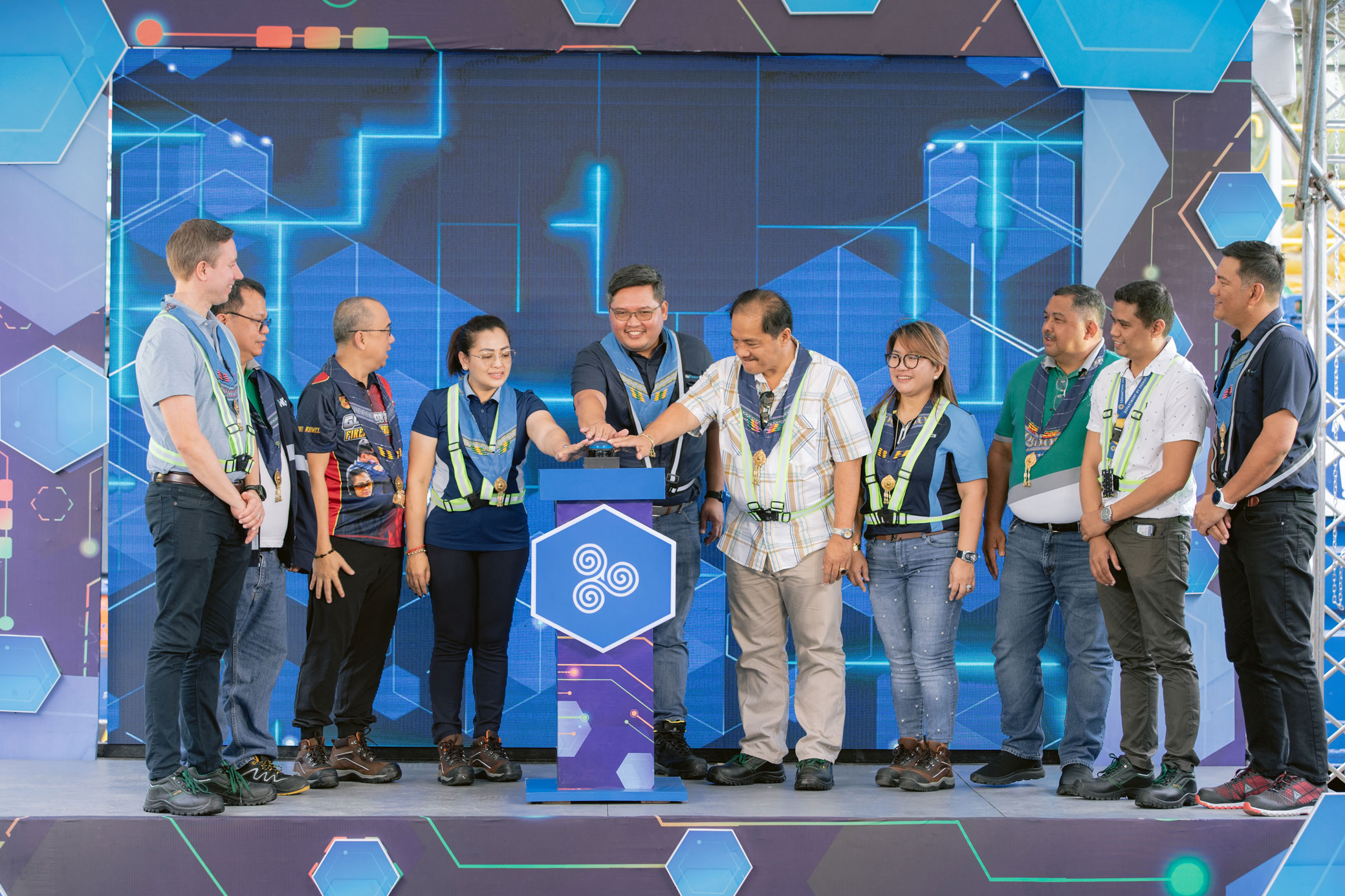 AboitizPower inaugurates hybrid battery storage system in Davao de Oro 49-MW floating platform facility, a first in SE Asia