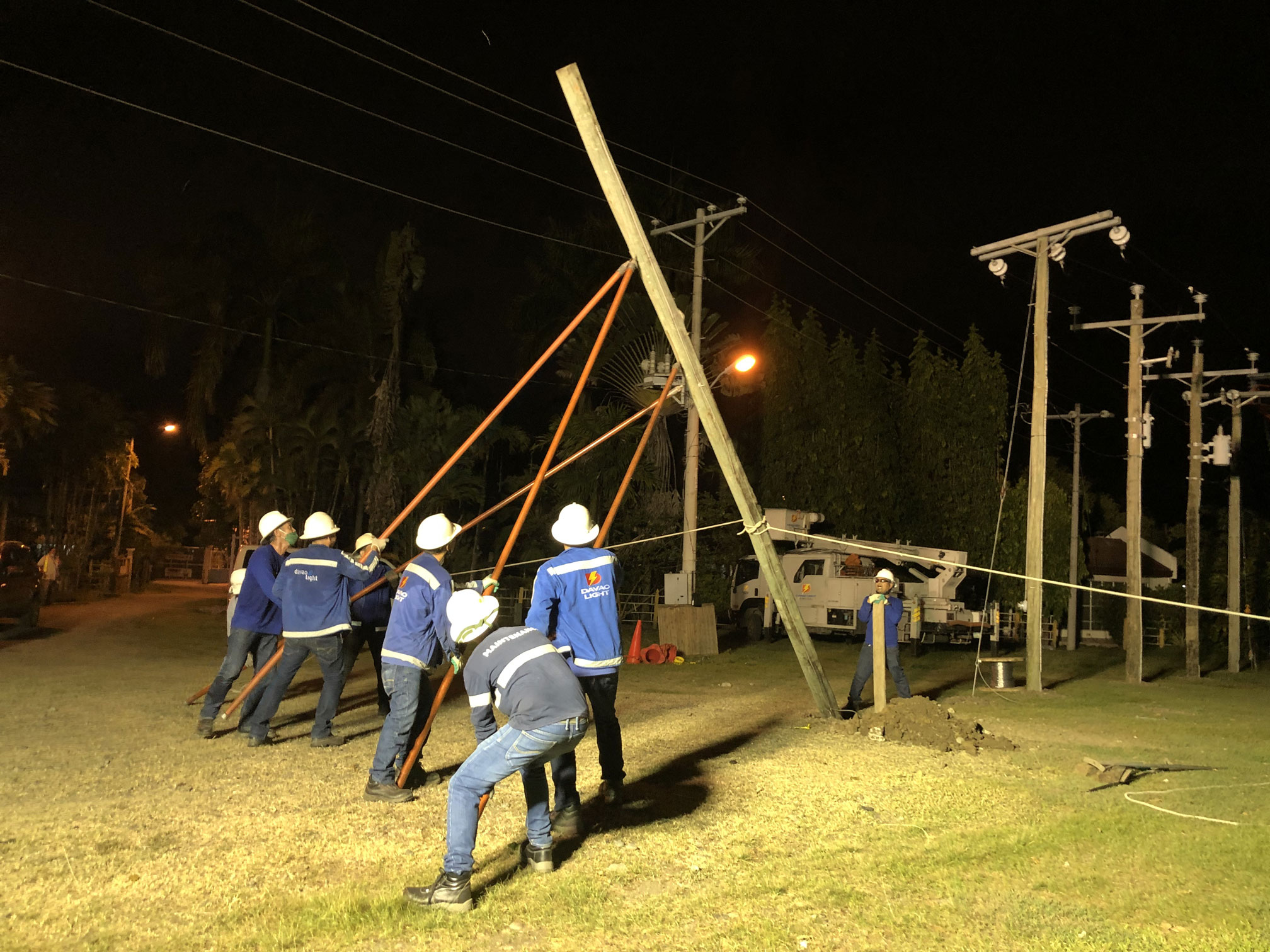 Davao Light linemen become certified TESDA assessors