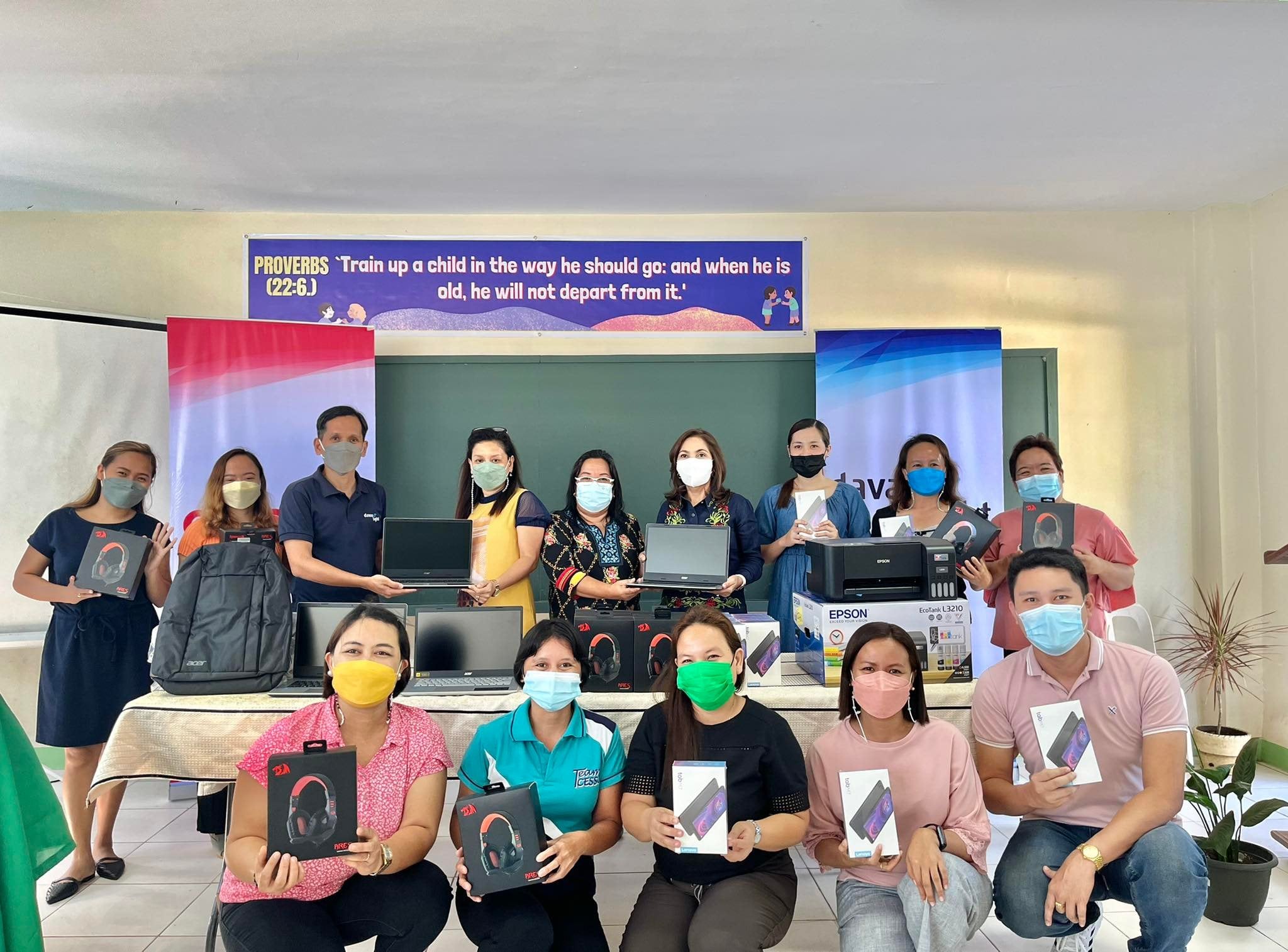 Public elementary schools receive computers, gadgets from Davao Light