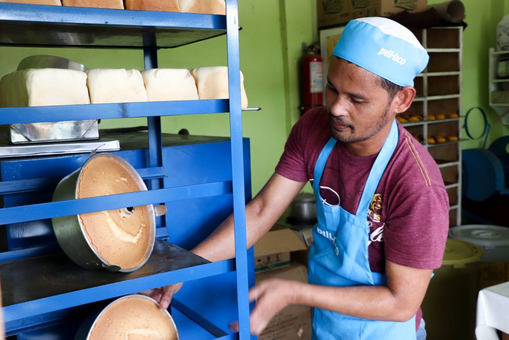Breaking the bread: TSI turns over bread slicer to local bakery