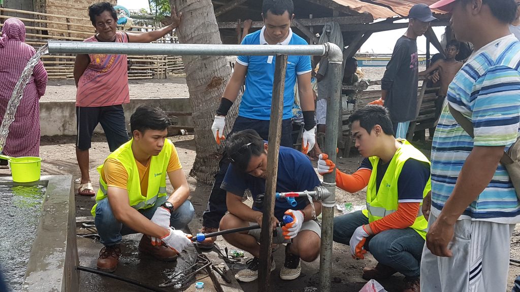 AboitizPower assists in water pipe laying in Muslim host community