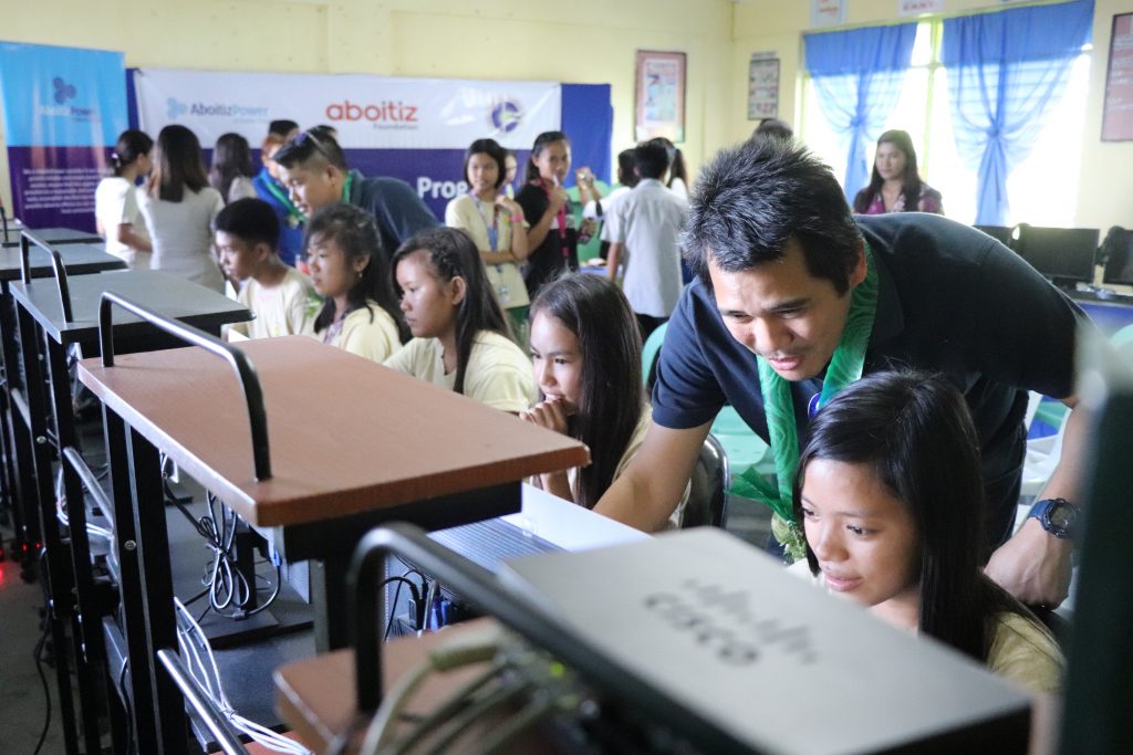 Students take a step closer to their dreams with AboitizPower computers