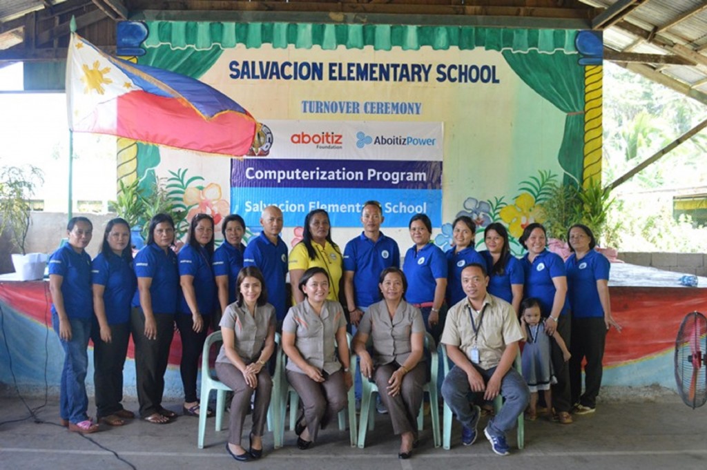 (3) Surigao del Sur elementary school receives first set of computers_1