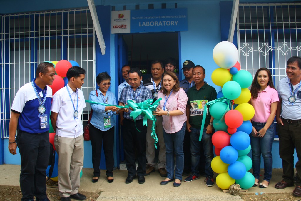 School in Paquibato receives the fifth electrical laboratory from Davao Light