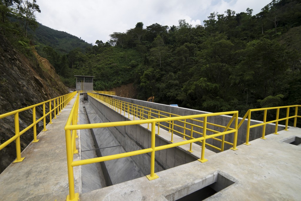 Hedcor, the largest developer of a run-of-river hydropower plant in the country, is building four desanders for its 68.8-MW Manolo Fortich Hydropower Project in the province of Bukidnon. One of the components of a typical run-of-river hydropower system is a desander, which is located after the intake weir. As the flow of water slows, sand and other particles settle into the desander. Water that is diverted to produce power goes back to Tagoloan River in a much cleaner state. By the third quarter of 2017, Hedcor